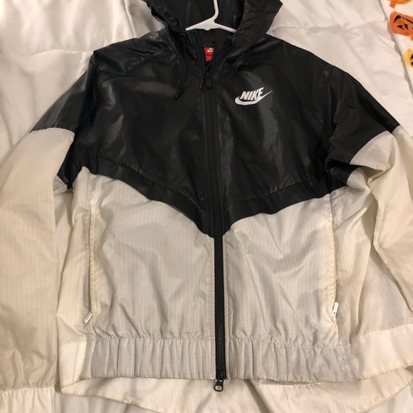 Nike Jackets & Blazers - Nike Women’s Size Large Windbreaker
